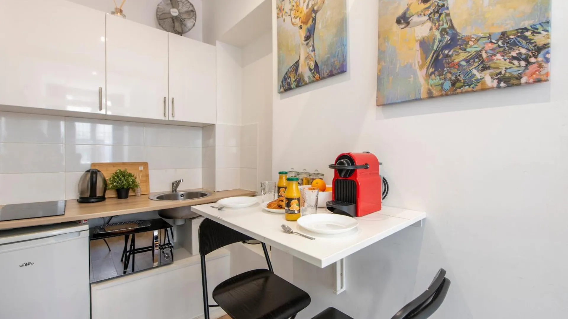 Apartamento Parisian Getaway For Two In Iconic Montmartre Neighborhood