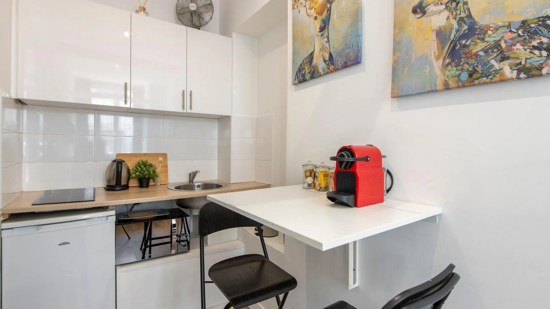 Apartamento Parisian Getaway For Two In Iconic Montmartre Neighborhood Francia
