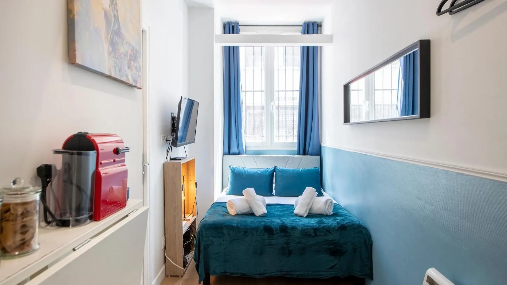 Apartamento Parisian Getaway For Two In Iconic Montmartre Neighborhood 0*,  Francia