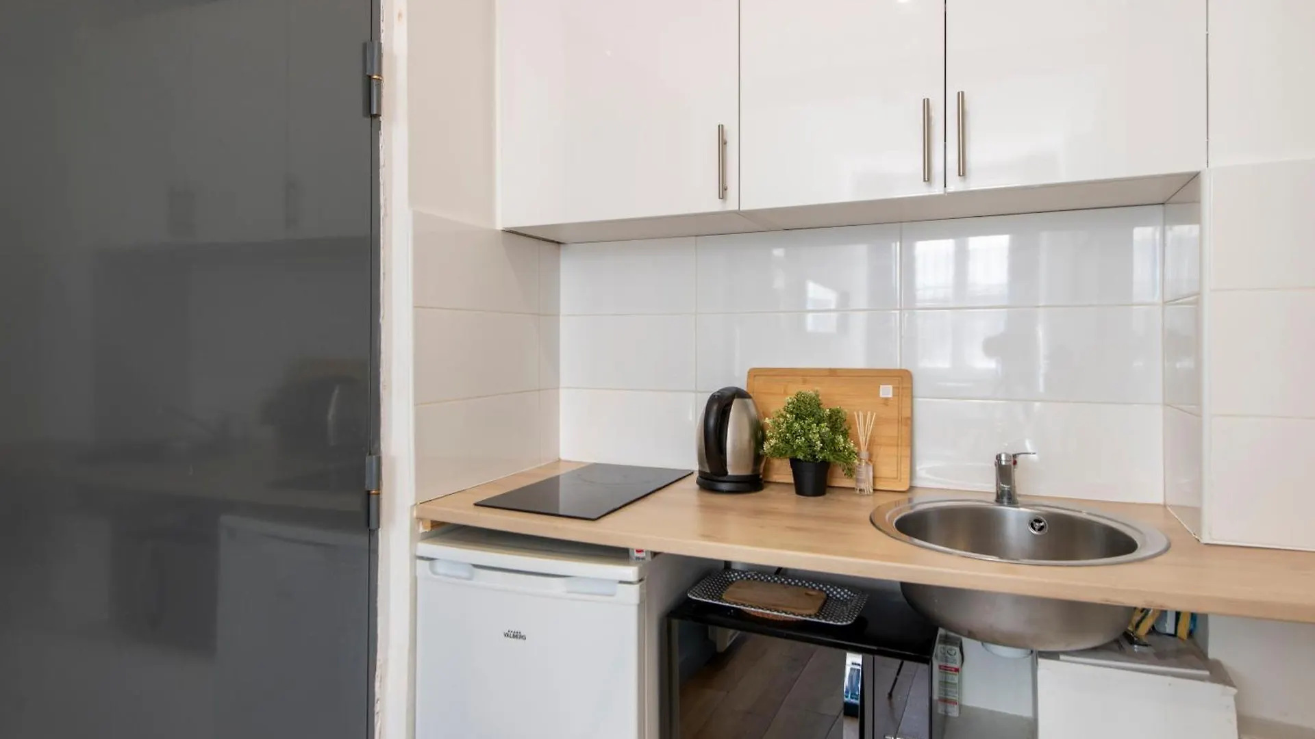 Apartamento Parisian Getaway For Two In Iconic Montmartre Neighborhood