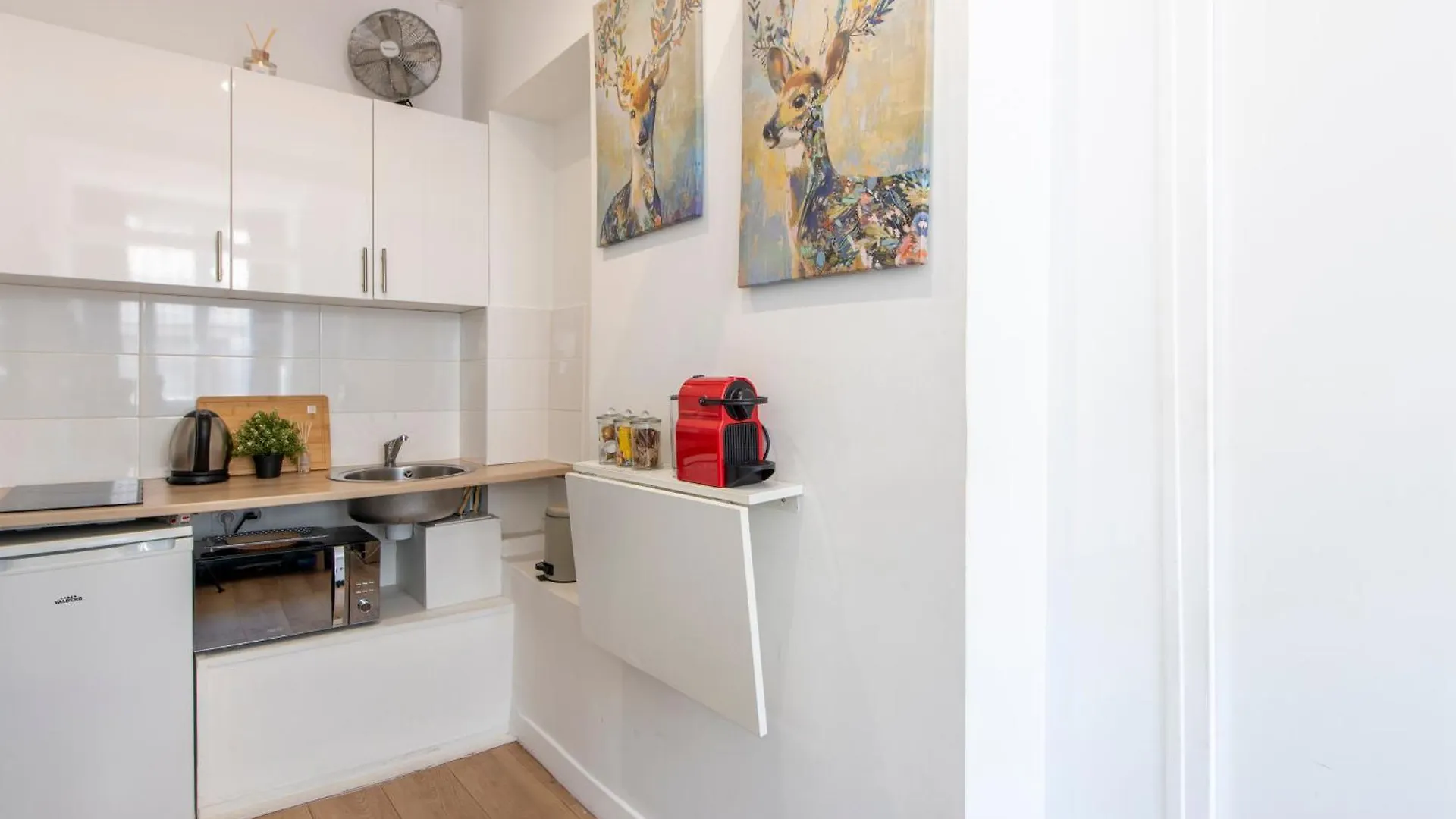 Parisian Getaway For Two In Iconic Montmartre Neighborhood Lejlighed