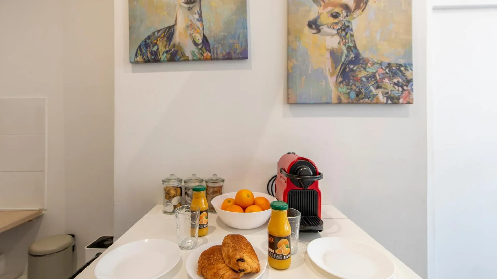 Parisian Getaway For Two In Iconic Montmartre Neighborhood Lejlighed 0*, Paris