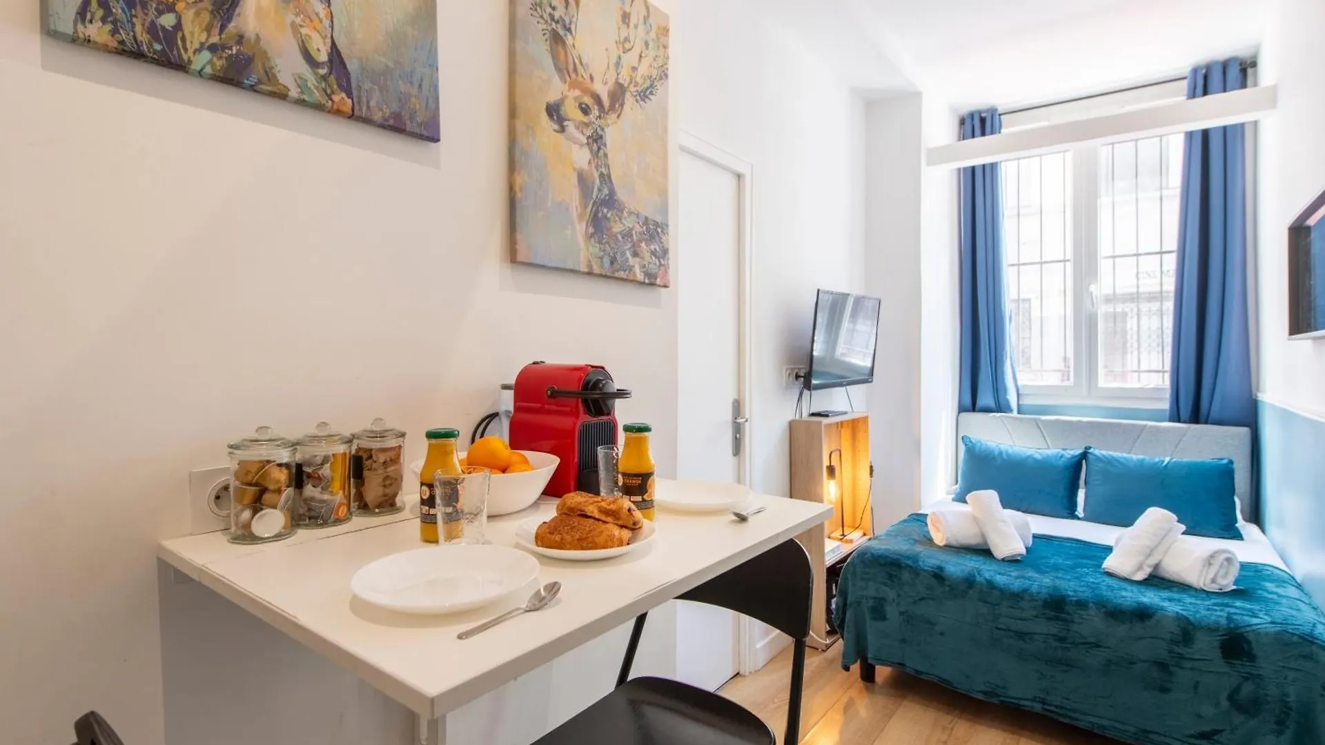 شقة Parisian Getaway For Two In Iconic Montmartre Neighborhood فرنسا